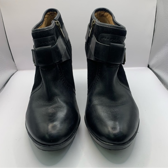 Clarks Black Leather Zip High Heel Ankle Boots Womens Size 10 M Style 2610493 - Picture 3 of 10